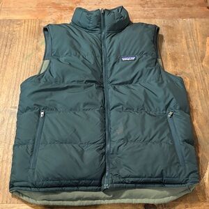 Patagonia Men's Forest Green Reversible Quilted Vest